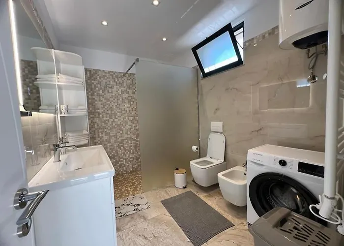 Muradie 2 Bedroom House Vlorë